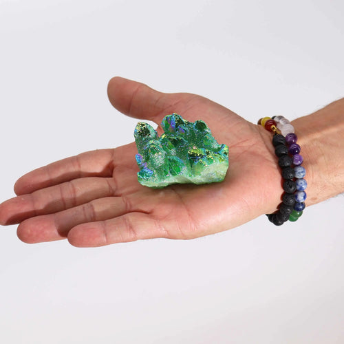 Aura-Quarz Grüne Flamme, waldgrün mit metallischem Glanz, 7 bis 10 cm