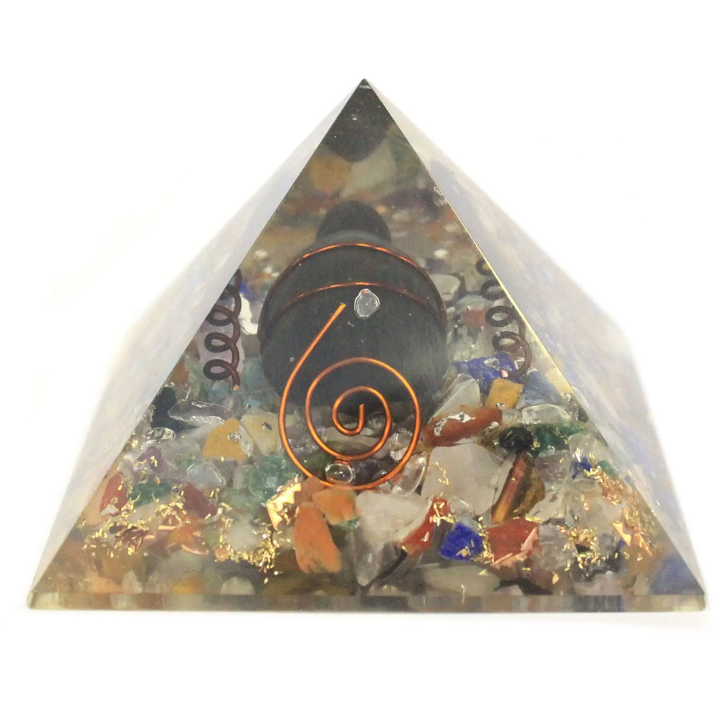 Orgonit-Pyramide – Edelsteinsplitter, Kupfer und Schildkröte, 60 mm – Orgonit-Pyramide mit Edelsteinsplittern, Kupfer und eingelegtem Schildkrötenmotiv
