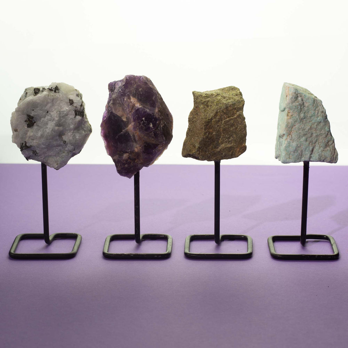 Mineralstufe auf Ständer Amethyst, 130 × 45 mm