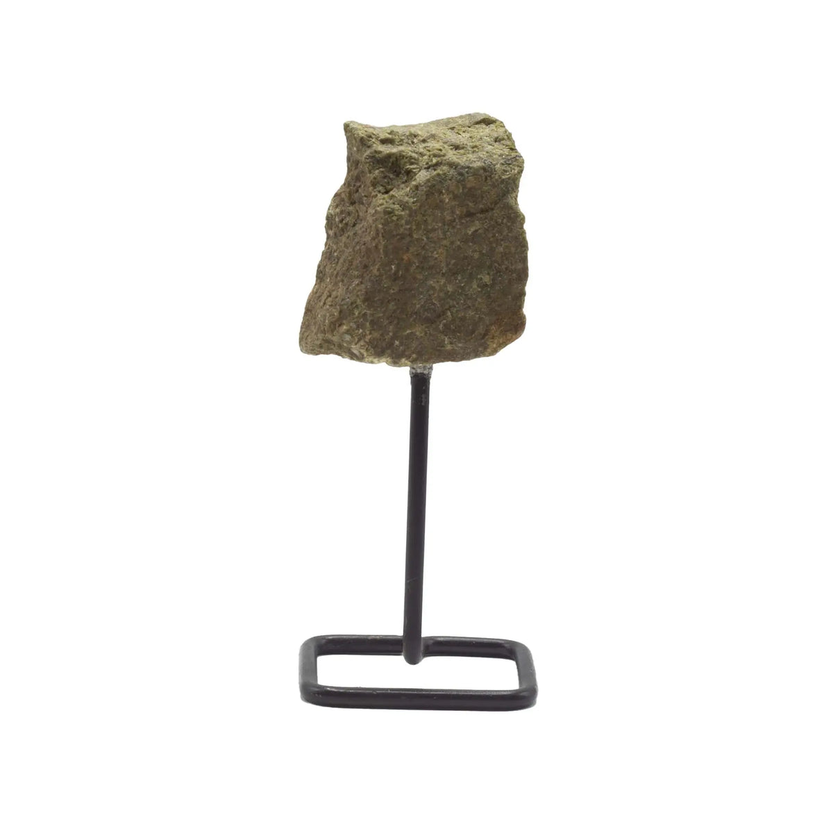 Mineralstufe auf Ständer – Epidot – Ansicht 2