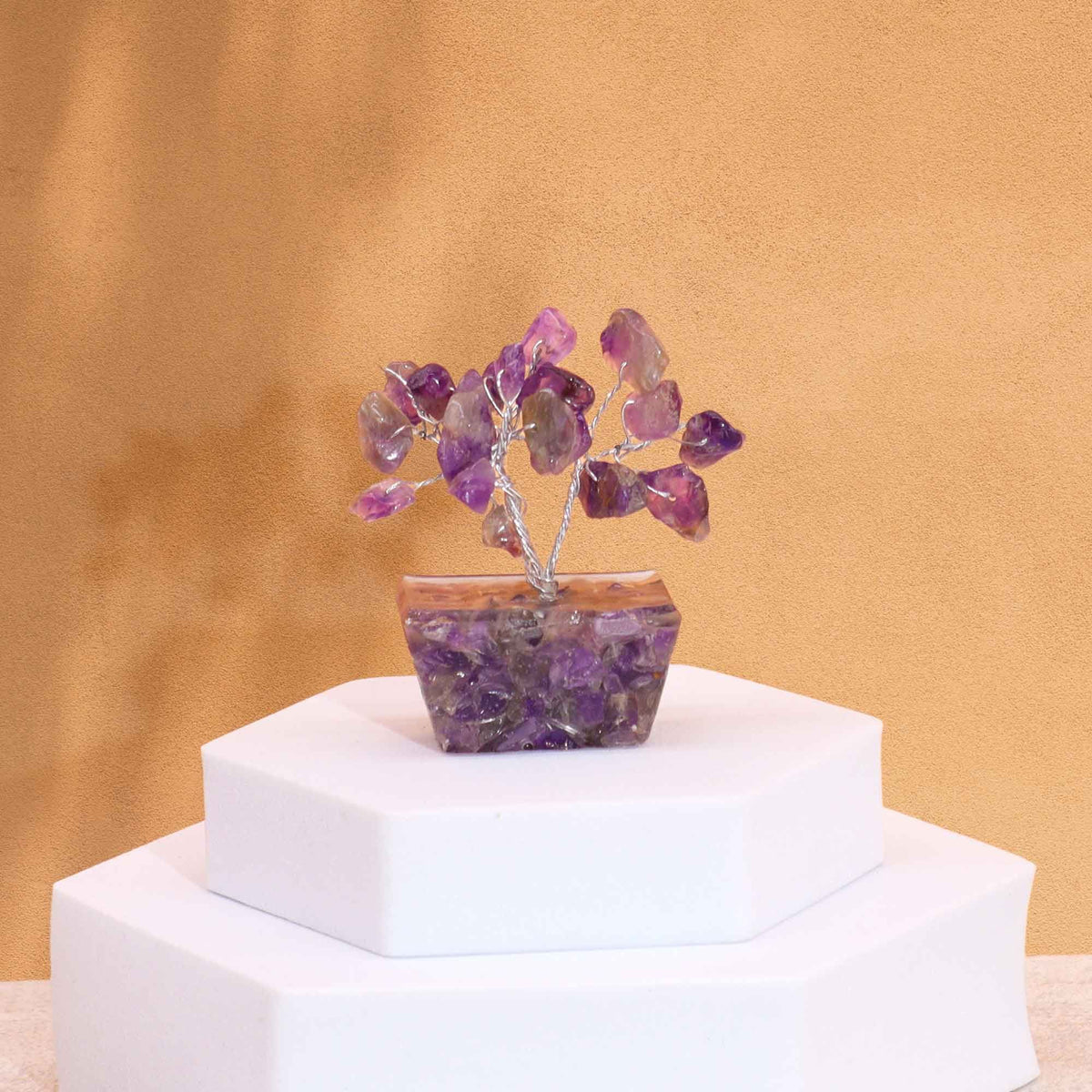 Edelsteinbaum auf Orgonit-Sockel: Amethyst, 15 Steine