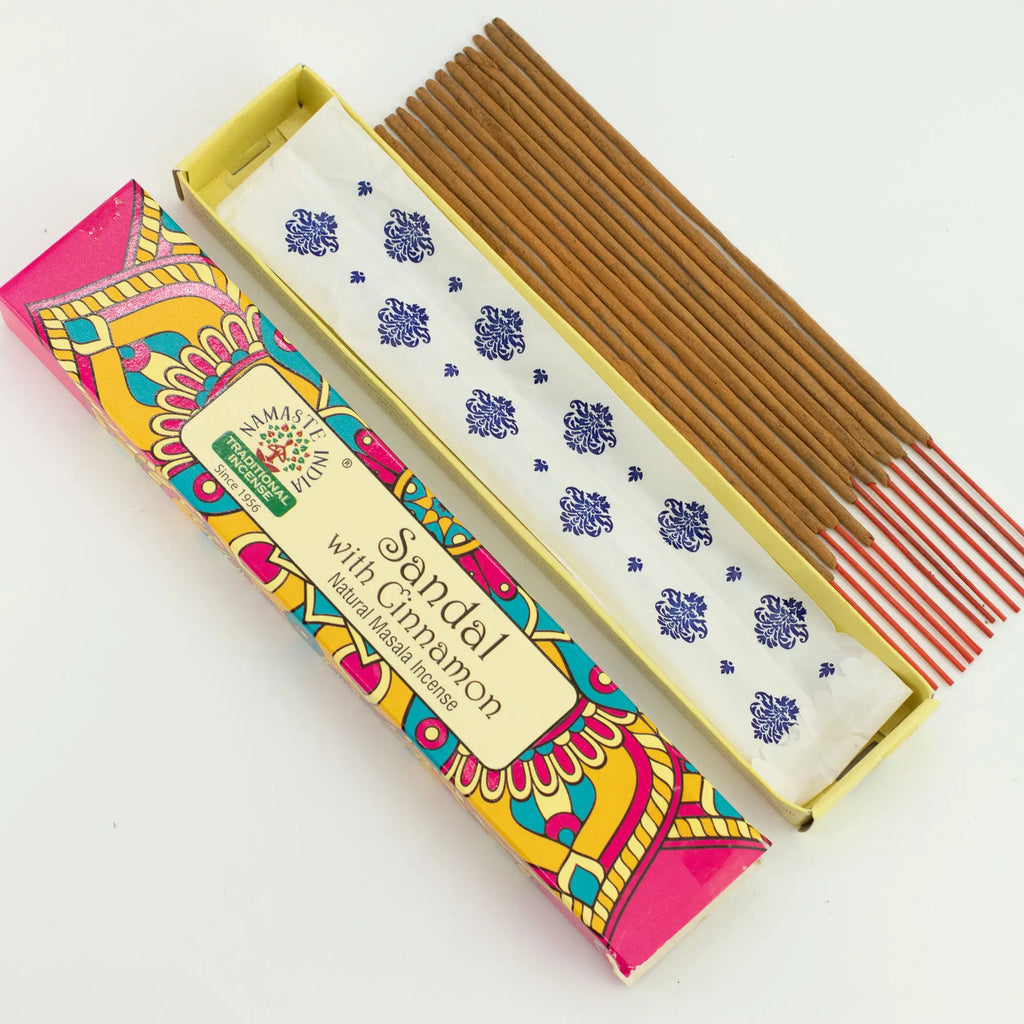 Masala-Räucherstäbchen Sandelholz mit Zimt in bedruckter Mandala-Packung