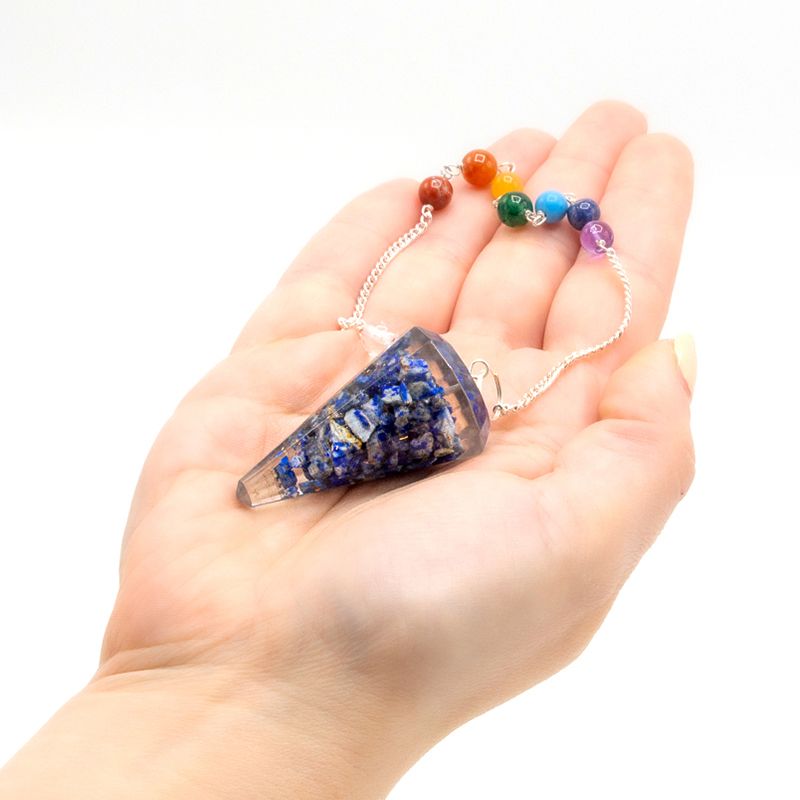 Orgonit-Pendel an einer Kette mit Chakra-Perlen: Lapislazuli – Ansicht 2