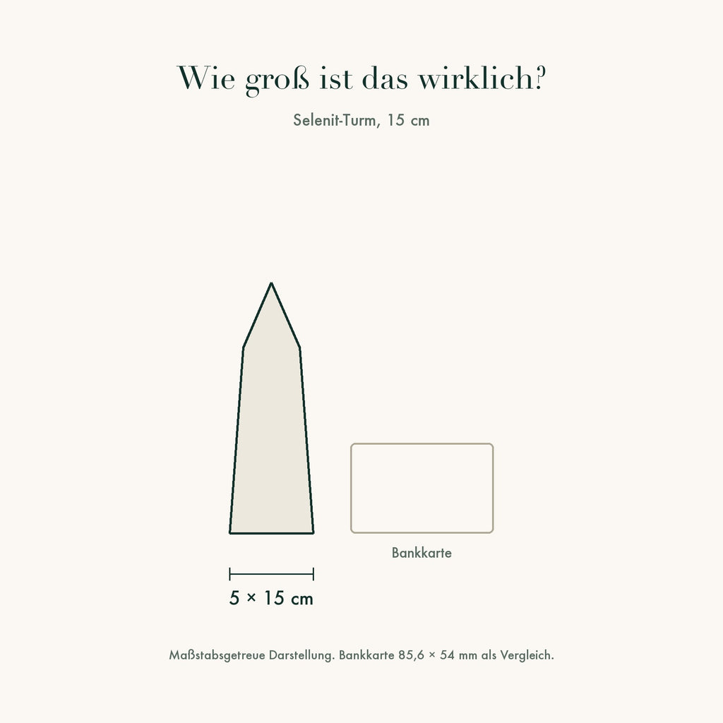 Größenvergleich: Selenit-Turm 15 cm neben einer Bankkarte, maßstabsgetreu