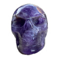 Edelstein-Totenkopf aus Amethyst, groß, Dreiviertelansicht von vorn