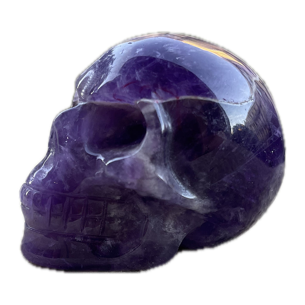 Edelstein-Totenkopf aus Amethyst, groß, schräge Ansicht